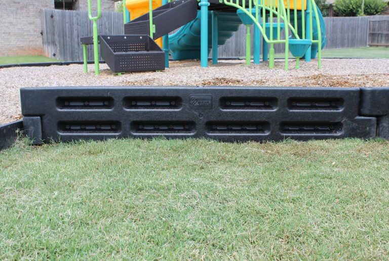 Plastic Boarder